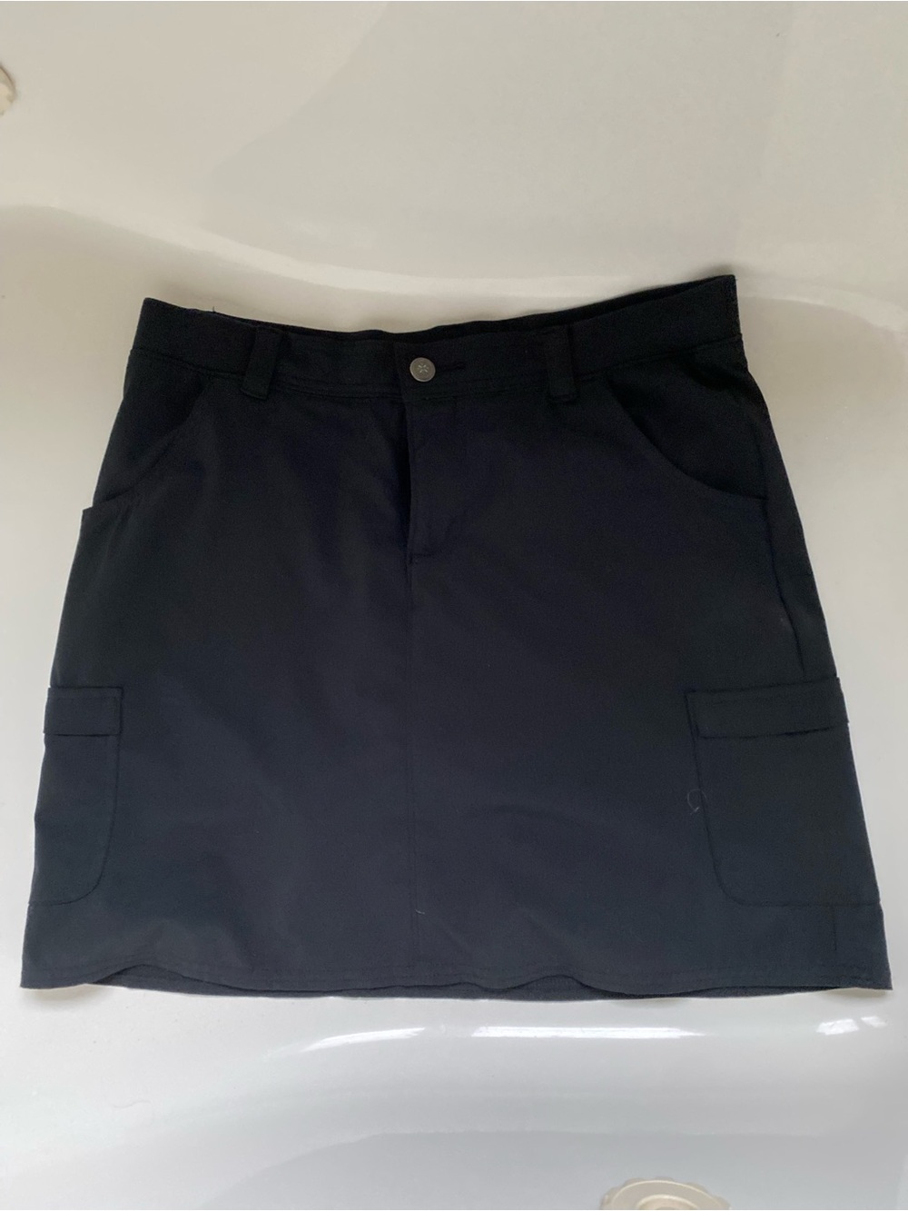 Women’s Black Cargo Relaxed Fit Skort (Size M)